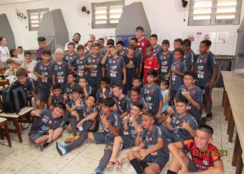 Laboratório de Desenvolvimento no Futsal realiza o Festival de Natal