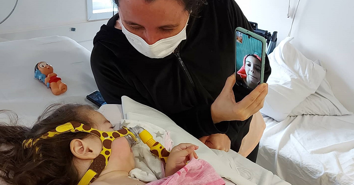 Laurinha segue internada e família atualiza estado de saúde da menina2