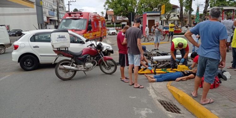 Motociclista tem lesões leves, em acidente no Centro de São João Batista