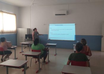 Servidores da Rede Municipal de Ensino participam de formação em Nova Trento