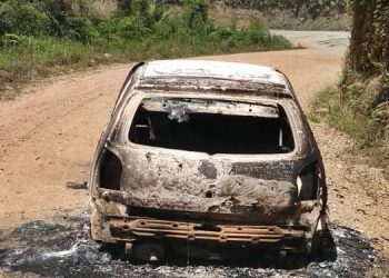 Carro com placas de São João Batista é encontrado queimado, em Major Gercino