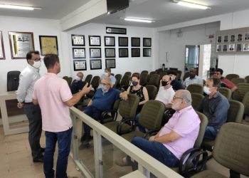 Prefeitura de São João Batista inicia estudos para viabilizar concessão de piso dos professores