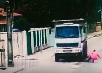 Ciclista fica gravemente ferida em acidente, em São João Batista