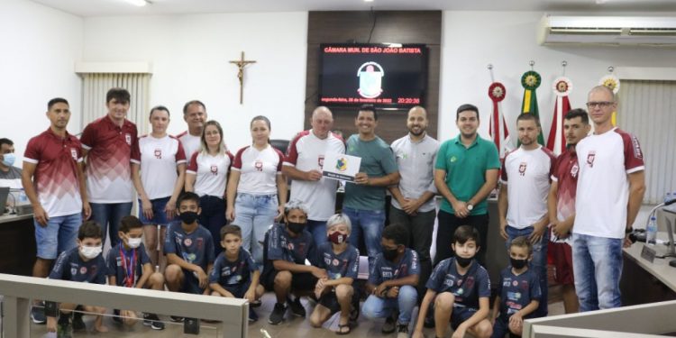 Associação e Pais e Amigos do Futsal recebe Moção de Aplausos