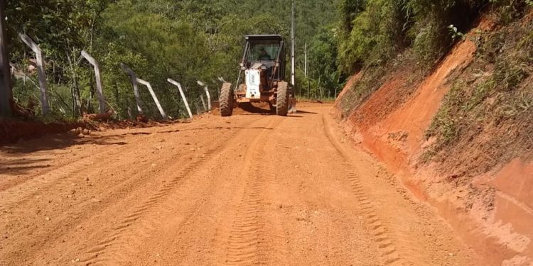 Secretaria de Infraestrutura efetua melhorias na Estrada Geral da Onça
