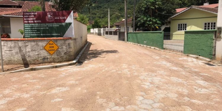 Nova Trento conclui pavimentações de mais duas ruas