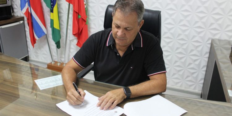 Concedido auxílio-refeição para servidores de SJB com vencimento básico de até R$ 1,4 mil