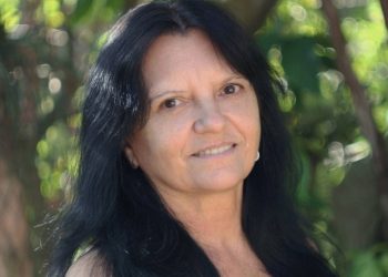 Mulheres do Ano: Nair é costureira voluntária do grupo Guarda Anjo