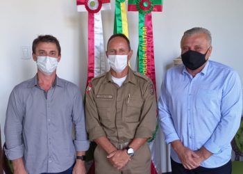 Presidente da Câmara e vice-prefeito solicitam mais efetivo para PM