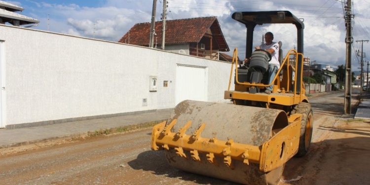 Rua Hermenegildo João Zunino receberá nova pavimentação asfáltica