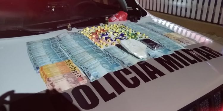 Traficante é preso com droga escondida em extintor de incêndio, em São João Batista