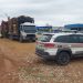 Polícia fiscaliza caminhões de transporte de madeira, em São João Batista