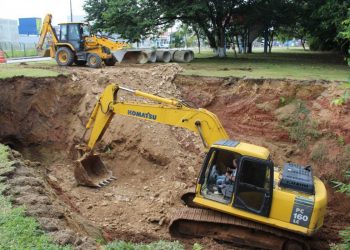 Infraestrutura efetua enrocamento para conter avanço de cratera em São João Batista