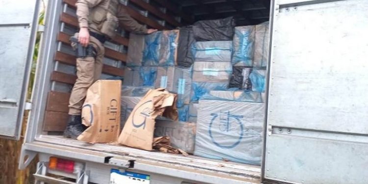 PM apreende cigarros contrabandeados em São João Batista