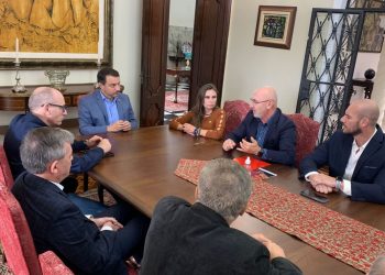 Comitiva de São João Batista se reúne com governador para reivindicar melhorias ao setor de componentes de calçados