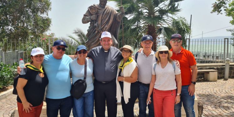 Batistenses fazem peregrinação a Terra Santa e são surpreendidos por maré em Israel