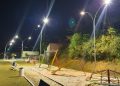 Secretaria de Infraestrutura reinstala iluminação na Praça do Timbezinho