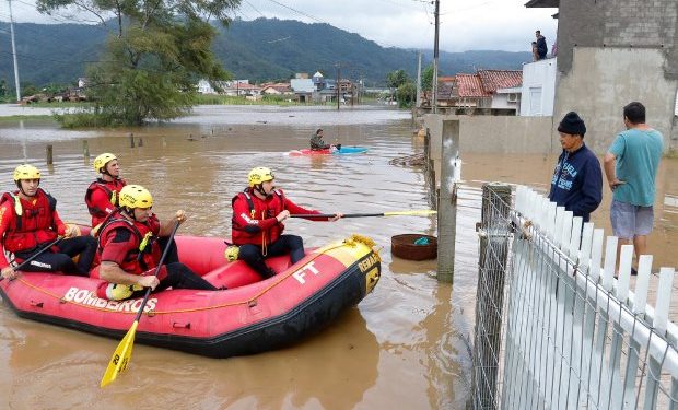 Santa Catarina tem ao menos 94 municípios com registros de ocorrências causadas pelas chuvas
