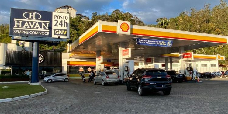 Postos Havan terão gasolina a R$4,99 o litro no Dia do Imposto Zero