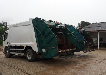 Equipes terceirizadas reforçam coleta de lixo orgânico em São João Batista