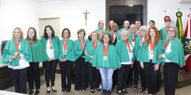 Novos membros tomam posse na Academia Batistense de Letras