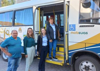 Município de São João Batista recebe novo micro-ônibus destinado à APAE