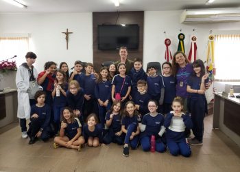Alunos do Sesc de São João Batista visitam a Câmara de Vereadores