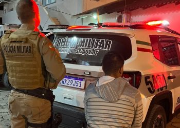 Homem com mandado de prisão por homicídio é preso, em São João Batista