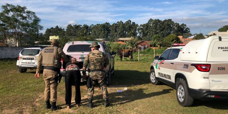 Suspeito por furto é detido pela Polícia Militar, em Tijucas