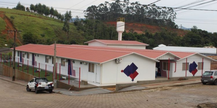 Aulas na escola do bairro Timbezinho iniciam na próxima segunda-feira