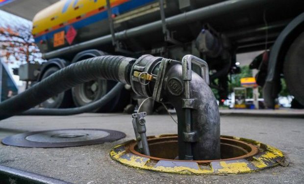 SC reduz ICMS da gasolina, álcool, eletricidade e comunicações