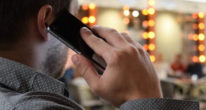 Além de combustíveis e energia, conta de celular também terá desconto