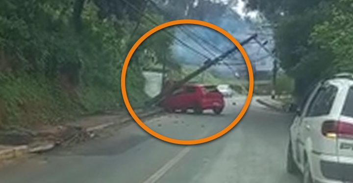Motorista perde o controle da direção e colide contra poste, em São João Batista