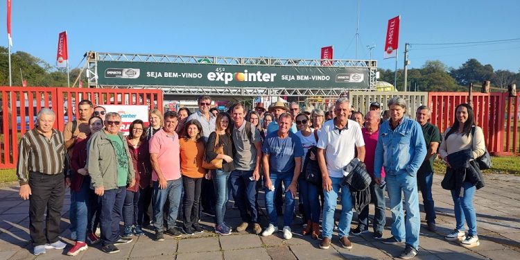 Produtores rurais de São João Batista visitam 45ª Expointer