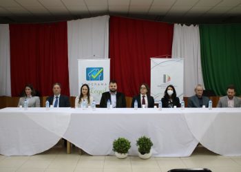 Programa Lar Legal entrega 91 títulos habitacionais a moradores de Nova Trento