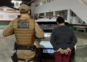 Acusado por estupro, muda de sexo e nome mas é preso em Nova Trento pela PM