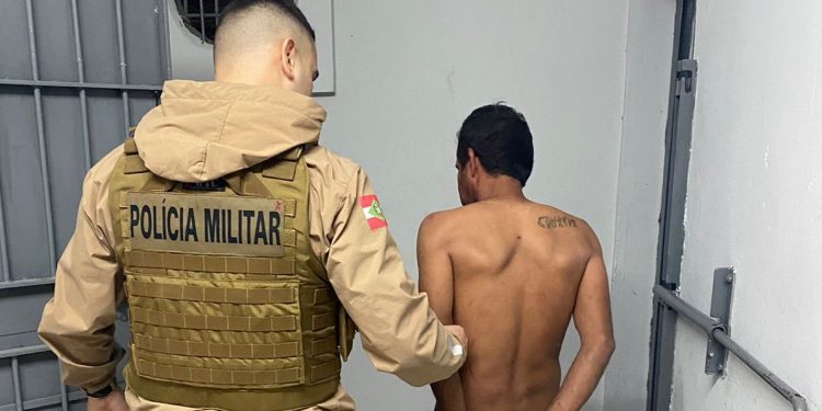 Marido bêbado tenta esfaquear mulher, em Major Gercino