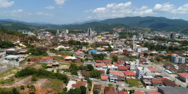 Balcão do Emprego SJB terá mais de 50 oportunidades de trabalho