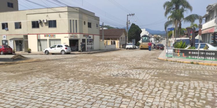 Ruas terão proibição de estacionamento para obra de asfaltamento, em São João Batista