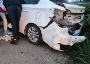 Casal fica ferido em acidente entre carro e moto na SC-410