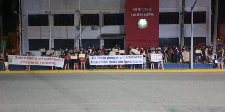 Greve dos professores começa nesta quarta, em São João Batista