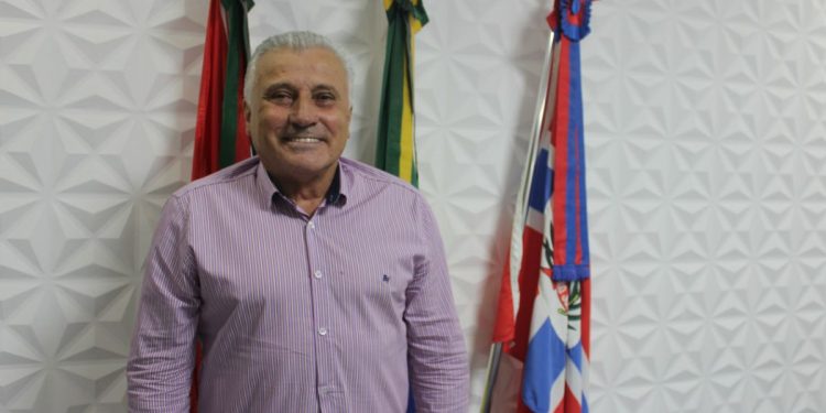 Vice-prefeito Almir Peixer assume interinamente comando do Executivo Batistense