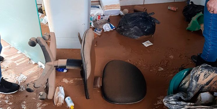 Posto de saúde em Canelinha fica completamente destruído após enchente