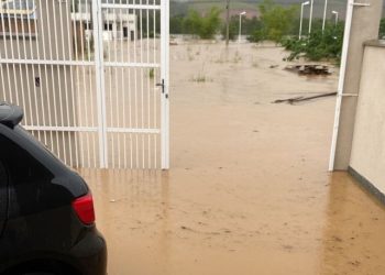 Enchente em São João Batista atinge vários bairros do município