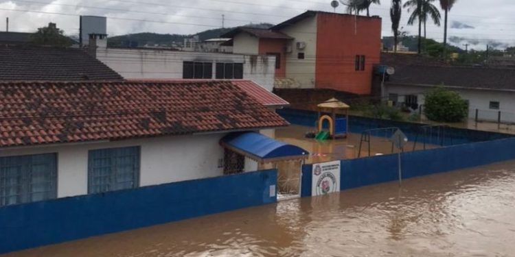 Não há condições de voltar as aulas neste ano, diz chefe de gabinete