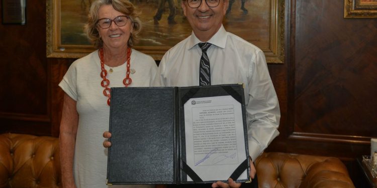 Alice Kuerten é a nova secretária de Estado da Assistência Social, Mulher e Família