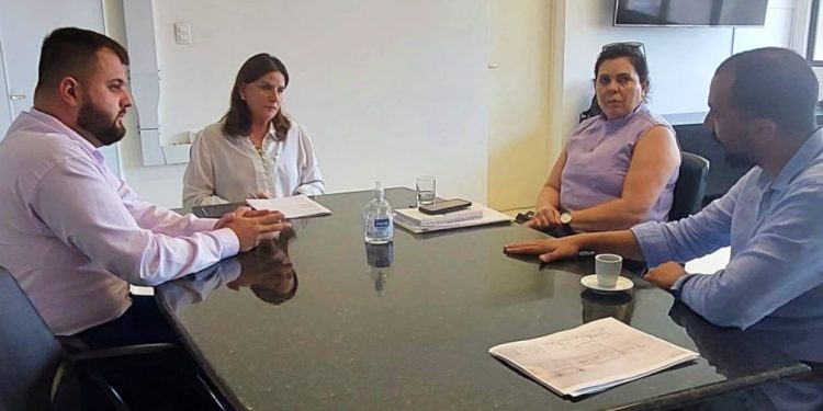 Prefeito de Nova Trento se reúne com a secretária de Estado da Saúde Carmen Zanotto