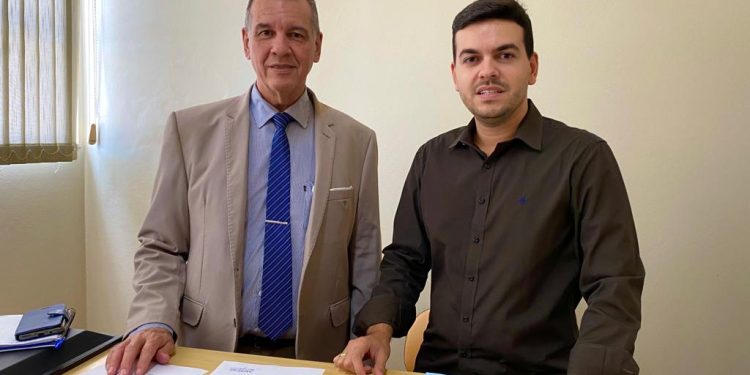 Presidente do Legislativo se reúne com gerente da Caixa