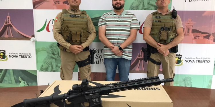 Polícia Militar adquire fuzil e novos equipamentos através do convênio com a Prefeitura de Nova Trento