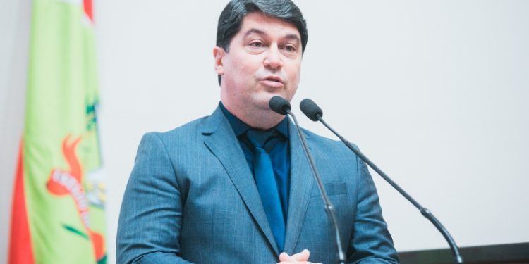 Emerson Stein toma posse na Assembleia Legislativa